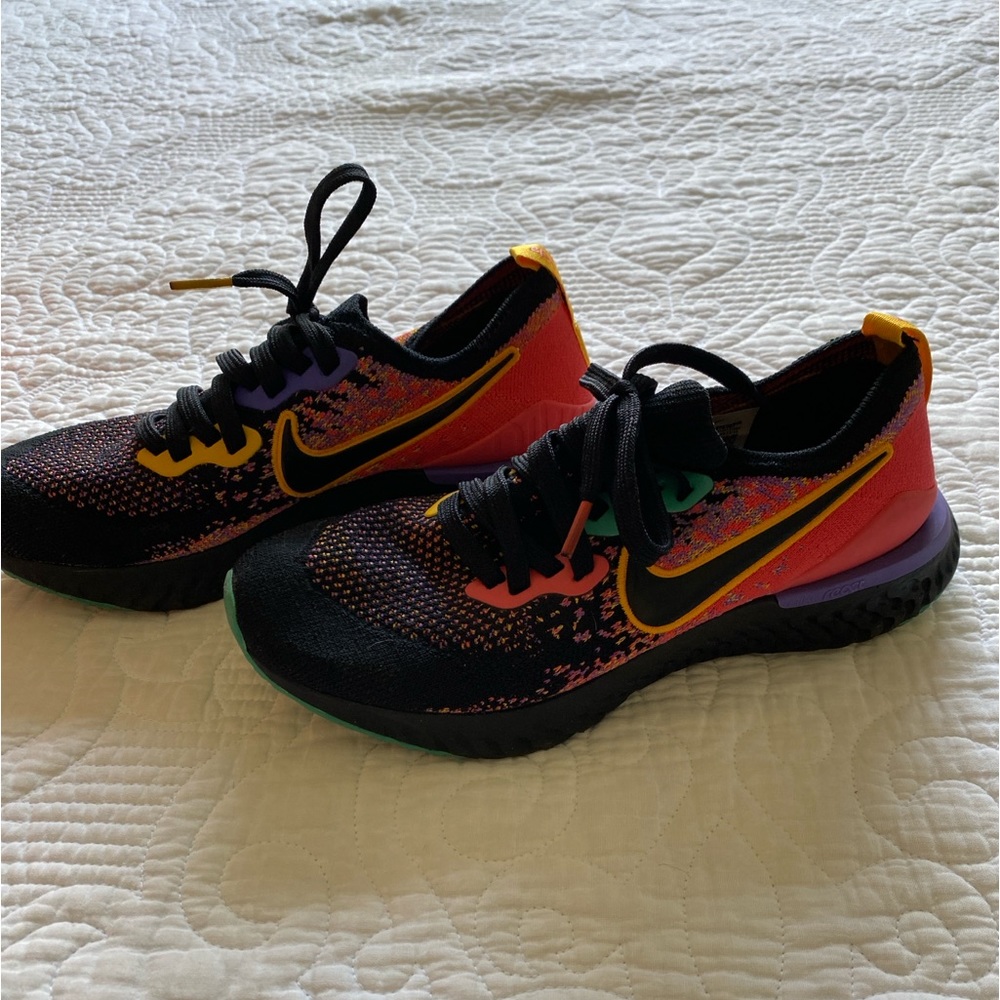 Nike Epic React Flyknit 2 Running Black Ember Glow Women’s Size 7,5